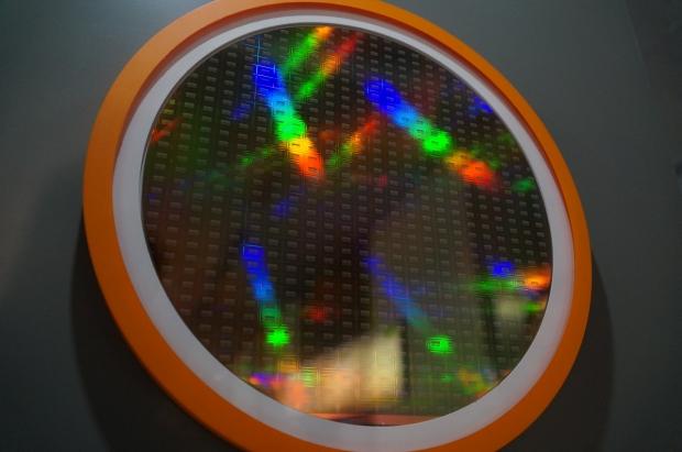 AMD: Εκπλήξεις μας περιμένουν σχετικά με την R9 390X