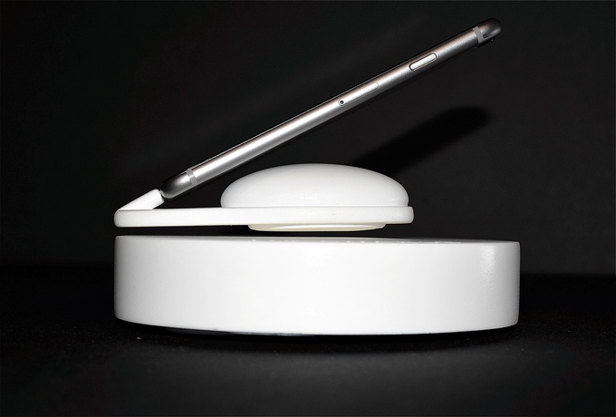 Αιωρούμενος φορτιστής για το iPhone 7 στο Kickstarter!