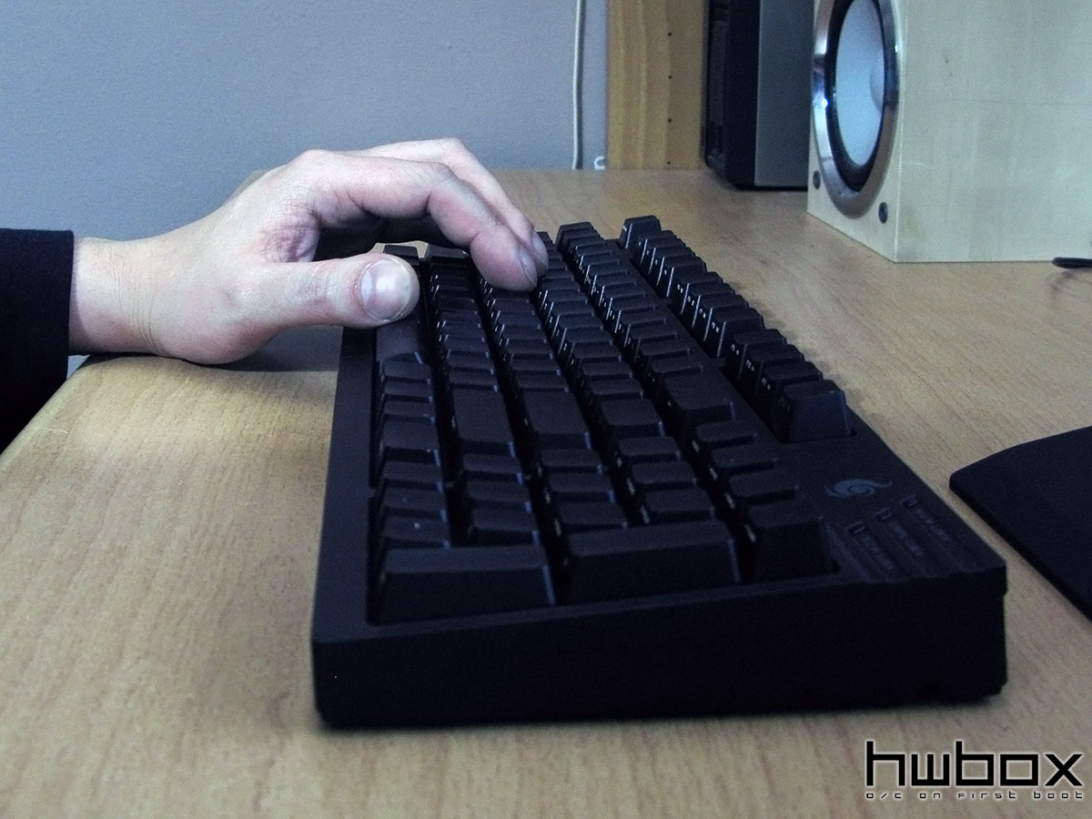 Cooler Master Storm Quick Fire TK Stealth Review: Fire fast, stay stealth